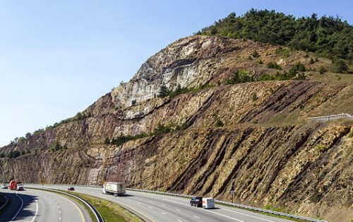 640px-Sideling_Hill_cut_MD1