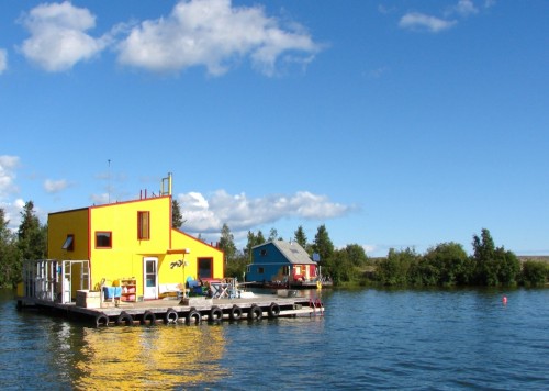 yellowknife houseboat