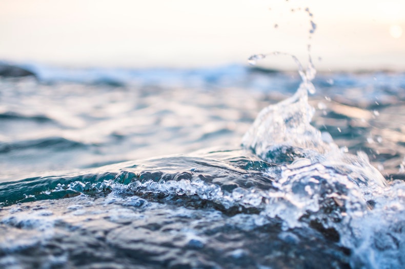 A closeup of the splashing ocean